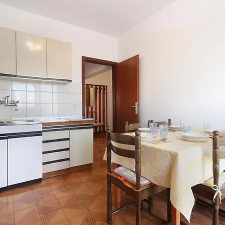 Apartment Ines 2276 Pula